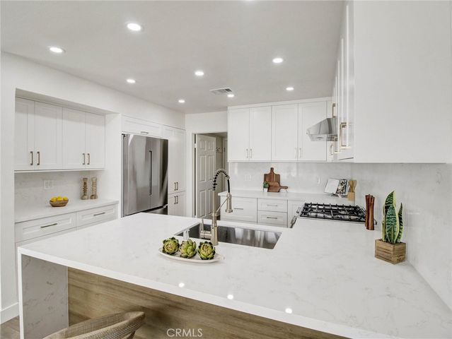 1520 Creekside Court B, Pasadena, CA 91107