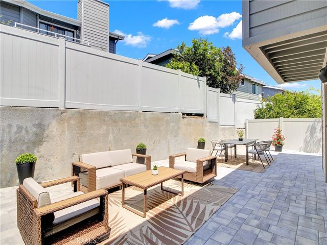 1520 Creekside Court B, Pasadena, CA 91107