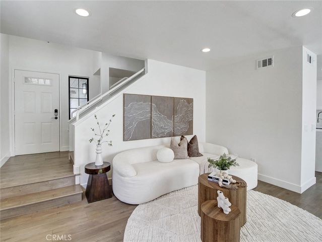 1520 Creekside Court B, Pasadena, CA 91107