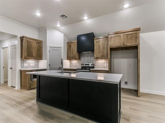 2107 Turtle Creek Way, Norman, OK 73071