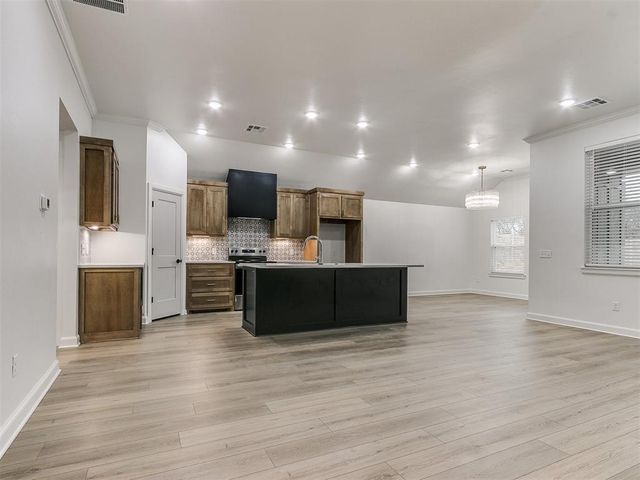 2107 Turtle Creek Way, Norman, OK 73071