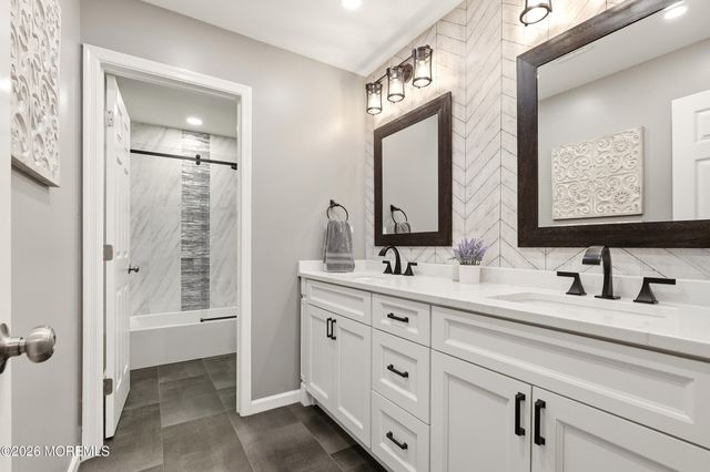 11 Swallow Tail Court, Jackson, NJ 08527