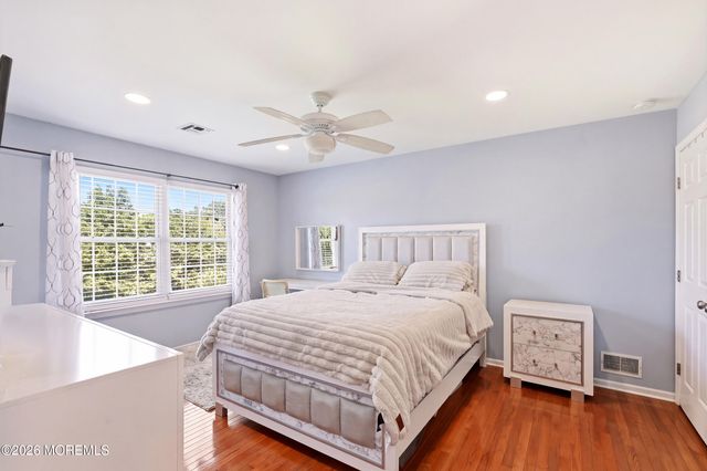 11 Swallow Tail Court, Jackson, NJ 08527