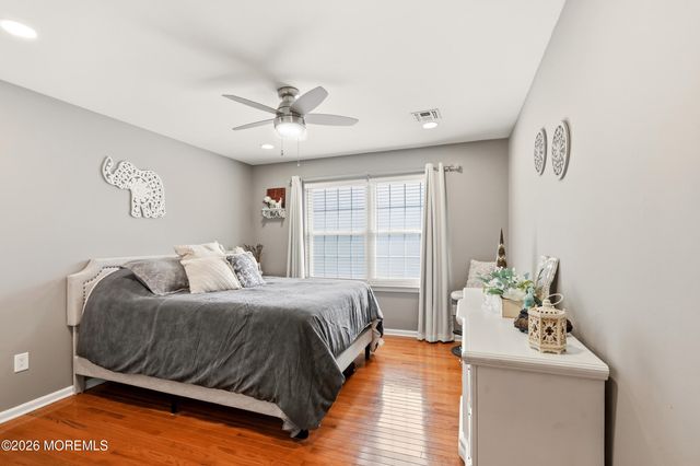 11 Swallow Tail Court, Jackson, NJ 08527