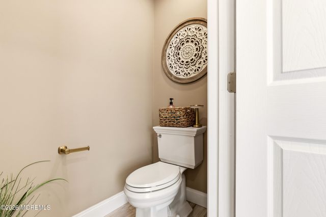 11 Swallow Tail Court, Jackson, NJ 08527