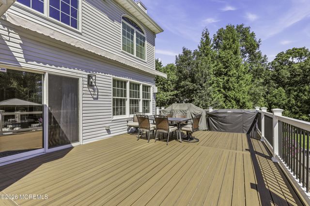 11 Swallow Tail Court, Jackson, NJ 08527