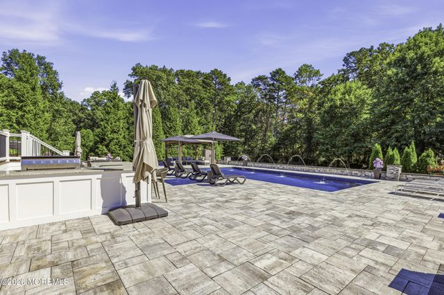 11 Swallow Tail Court, Jackson, NJ 08527