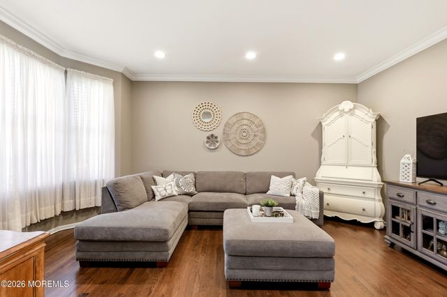 11 Swallow Tail Court, Jackson, NJ 08527
