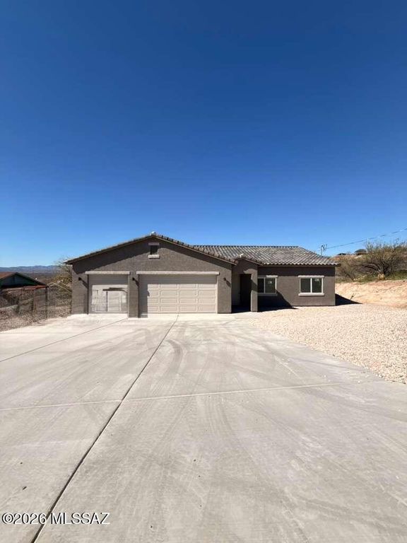 1036 Estoque Court, Rio Rico, AZ 85648
