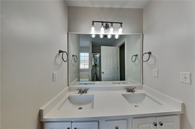 4642 Devencrest Lane, Buford, GA 30519