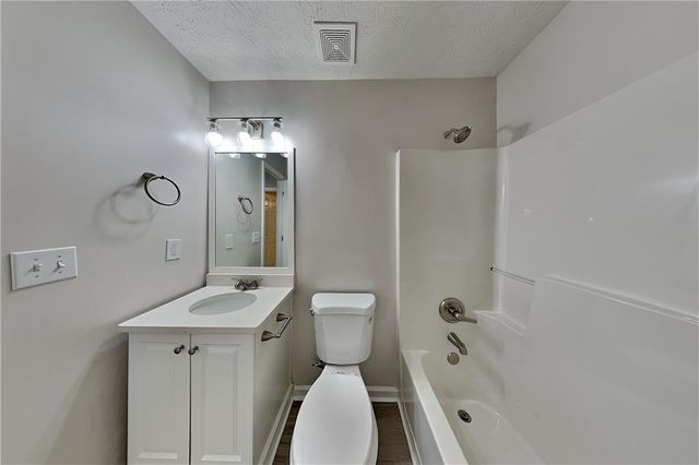 4642 Devencrest Lane, Buford, GA 30519