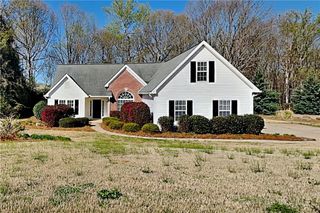 4642 Devencrest Lane, Buford, GA 30519