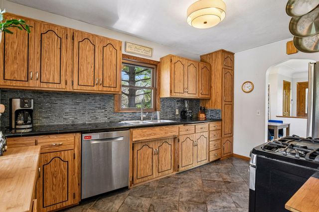 3001 Groveland School Road, Minnetonka, MN 55391