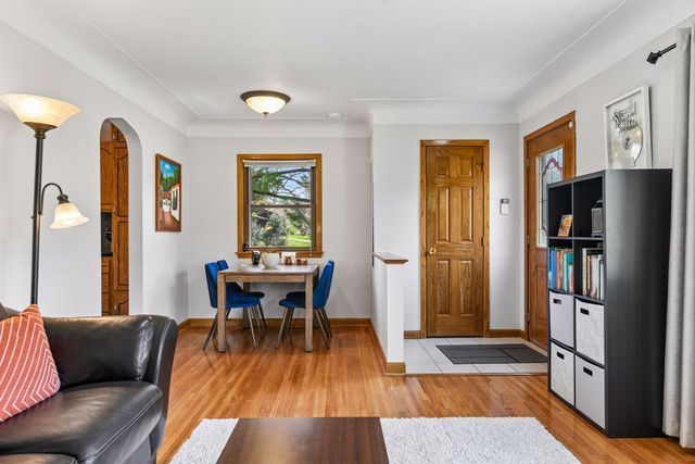 3001 Groveland School Road, Minnetonka, MN 55391