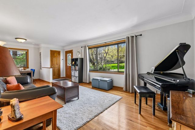 3001 Groveland School Road, Minnetonka, MN 55391