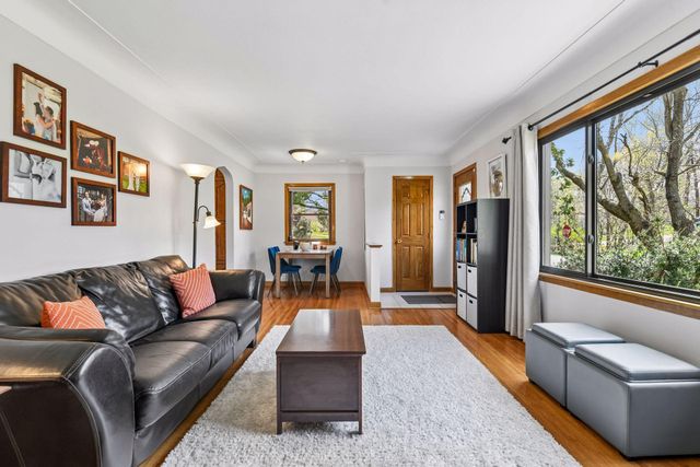 3001 Groveland School Road, Minnetonka, MN 55391