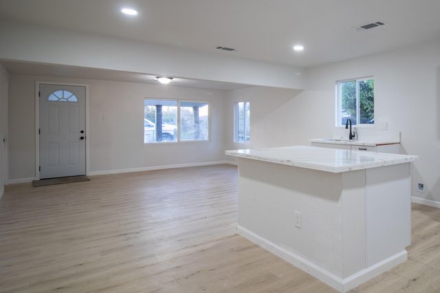 19514 Rd 230, Strathmore, CA 93267