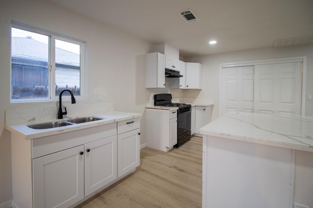 19514 Rd 230, Strathmore, CA 93267