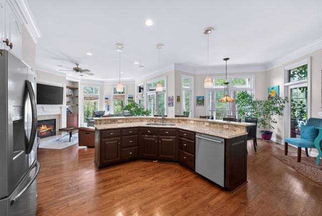 318 Hurst Dr, Old Hickory, TN 37138