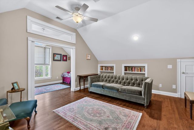 318 Hurst Dr, Old Hickory, TN 37138