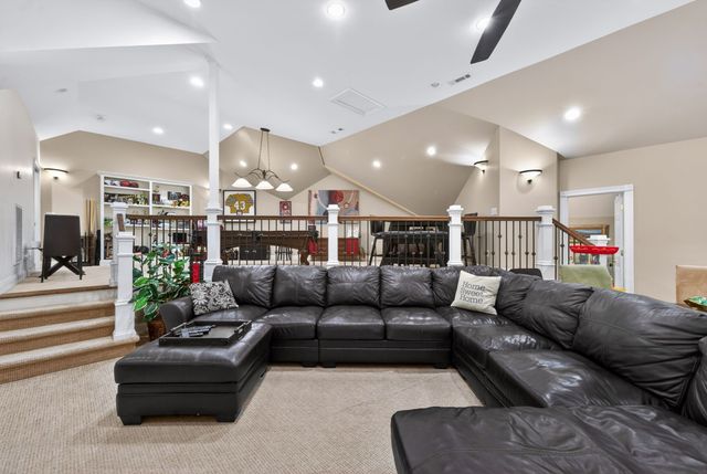 318 Hurst Dr, Old Hickory, TN 37138