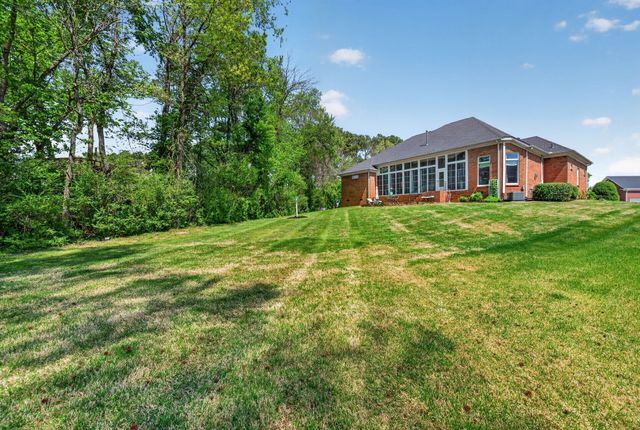 318 Hurst Dr, Old Hickory, TN 37138