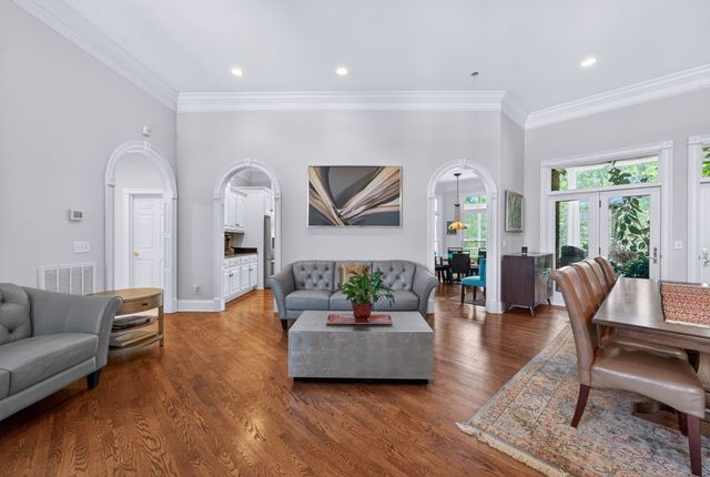 318 Hurst Dr, Old Hickory, TN 37138