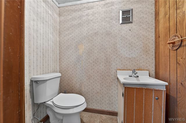 221 Kirby Avenue, Lackawanna, NY 14218