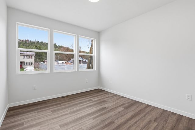 4914 E Fairview Ave, Spokane, WA 99217