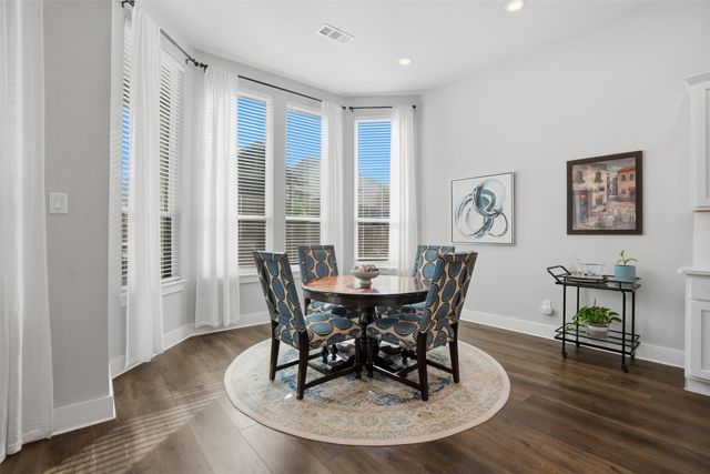 1915 Hillside Court, Van Alstyne, TX 75495