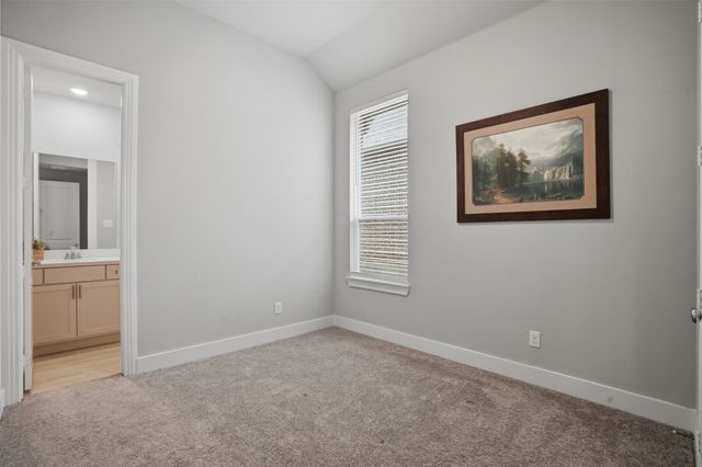 1915 Hillside Court, Van Alstyne, TX 75495