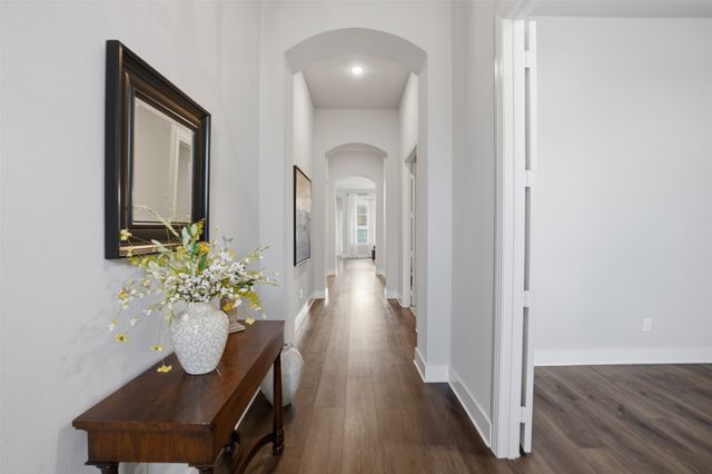 1915 Hillside Court, Van Alstyne, TX 75495