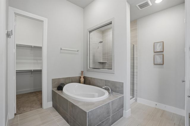 1915 Hillside Court, Van Alstyne, TX 75495