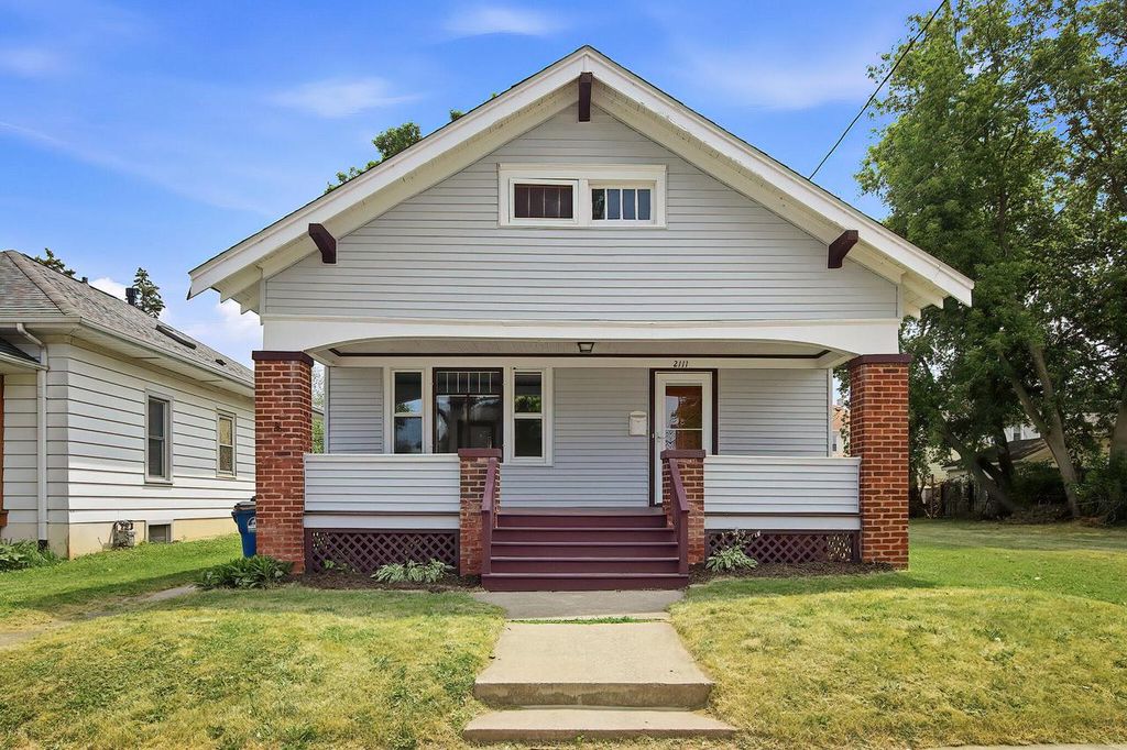 2111 Lawn STREET, Racine, WI 53404