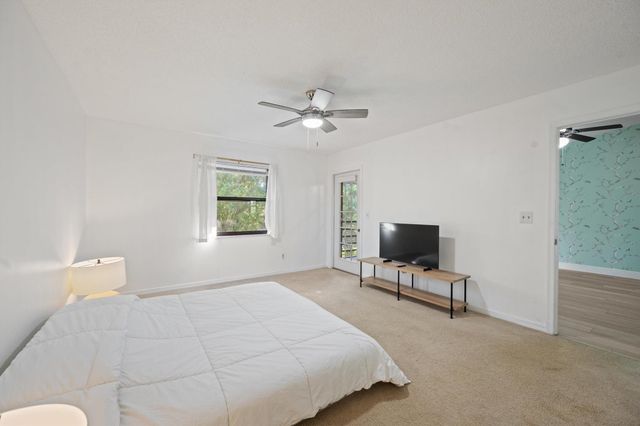 1210 SE Parkview Place 9, Stuart, FL 34994