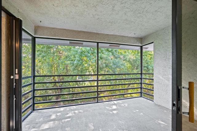 1210 SE Parkview Place 9, Stuart, FL 34994