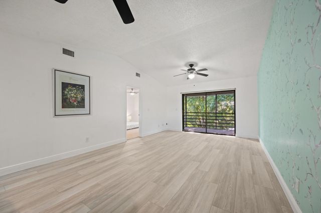 1210 SE Parkview Place 9, Stuart, FL 34994