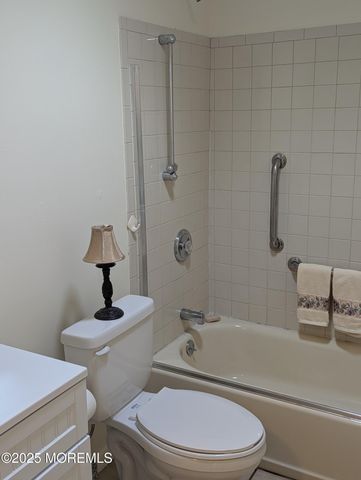 160D Gramercy Court, Lakewood, NJ 08701