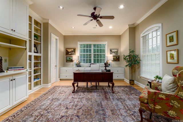 18 St Johns Place, Little Rock, AR 72207