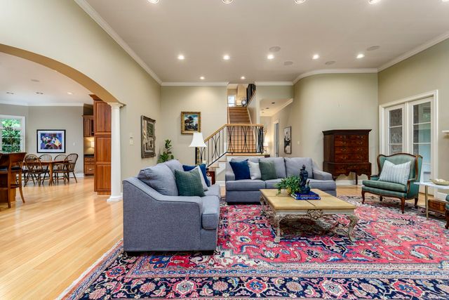 18 St Johns Place, Little Rock, AR 72207
