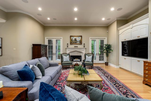 18 St Johns Place, Little Rock, AR 72207