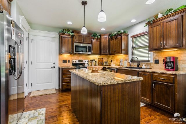 8797 Nellie Drive, Manhattan, KS 66502