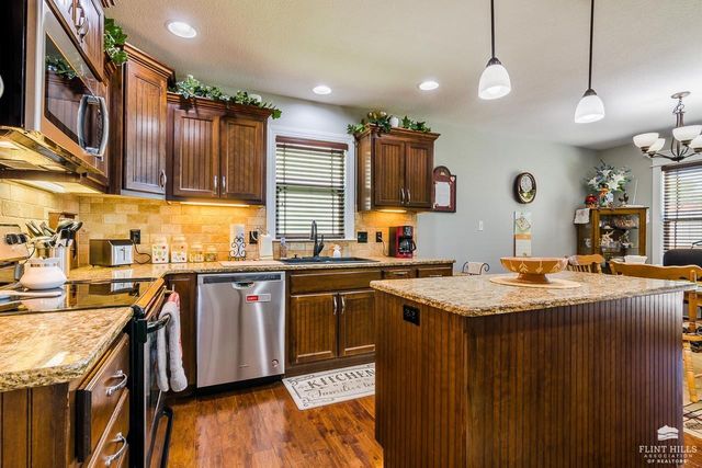 8797 Nellie Drive, Manhattan, KS 66502