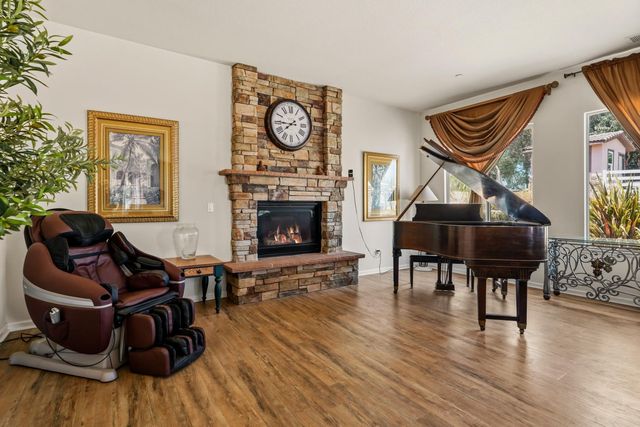 11875 Gidaro Dr, Elk Grove, CA 95624
