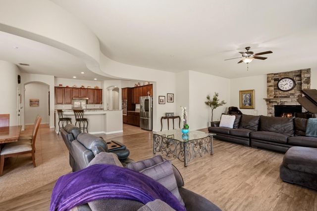 11875 Gidaro Dr, Elk Grove, CA 95624