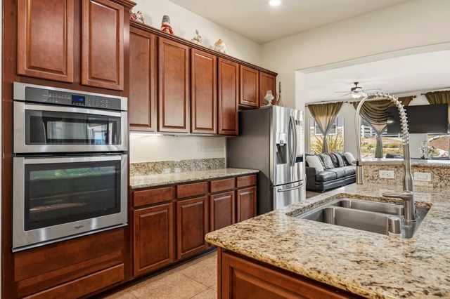 11875 Gidaro Dr, Elk Grove, CA 95624