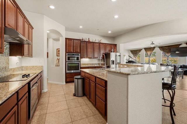11875 Gidaro Dr, Elk Grove, CA 95624