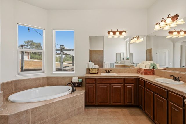 11875 Gidaro Dr, Elk Grove, CA 95624