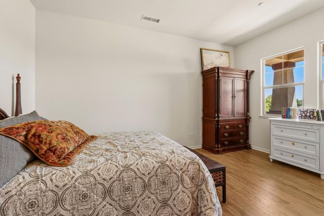 11875 Gidaro Dr, Elk Grove, CA 95624