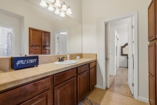 11875 Gidaro Dr, Elk Grove, CA 95624